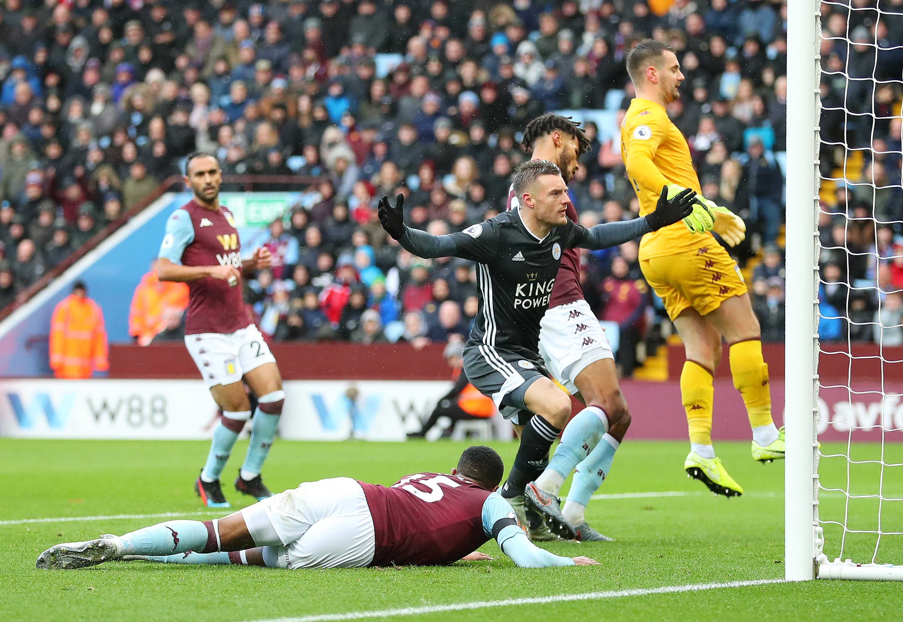 甲赛场中贡 甲赛场中贡